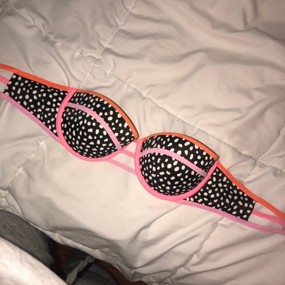 VS bikini!